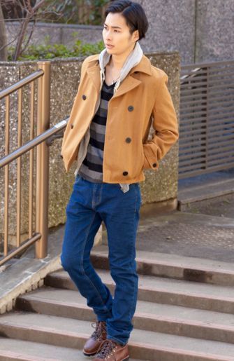 冬のメンズデート服コーデ 背の低い男性に似合うショート丈ｐコート 全身セット 背の低い男のファッションコーデ特集